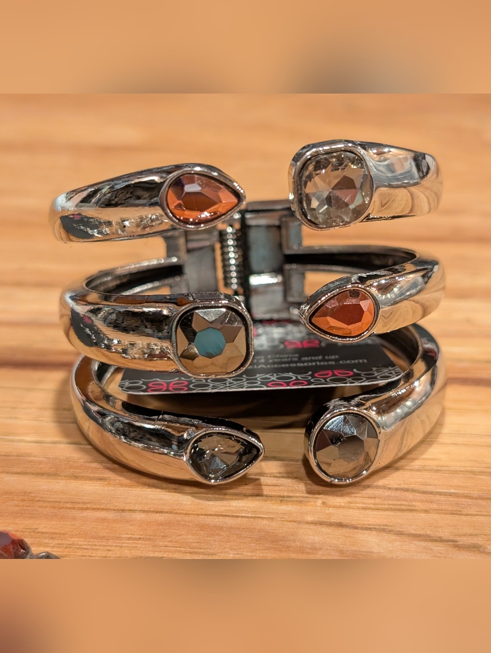 Gunmetal Toned Bracelet And Earrings Set - Picture 2 of 4